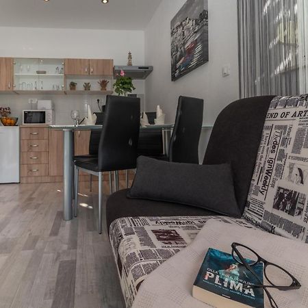 Apartments Bruna โตรกีร์ ภายนอก รูปภาพ