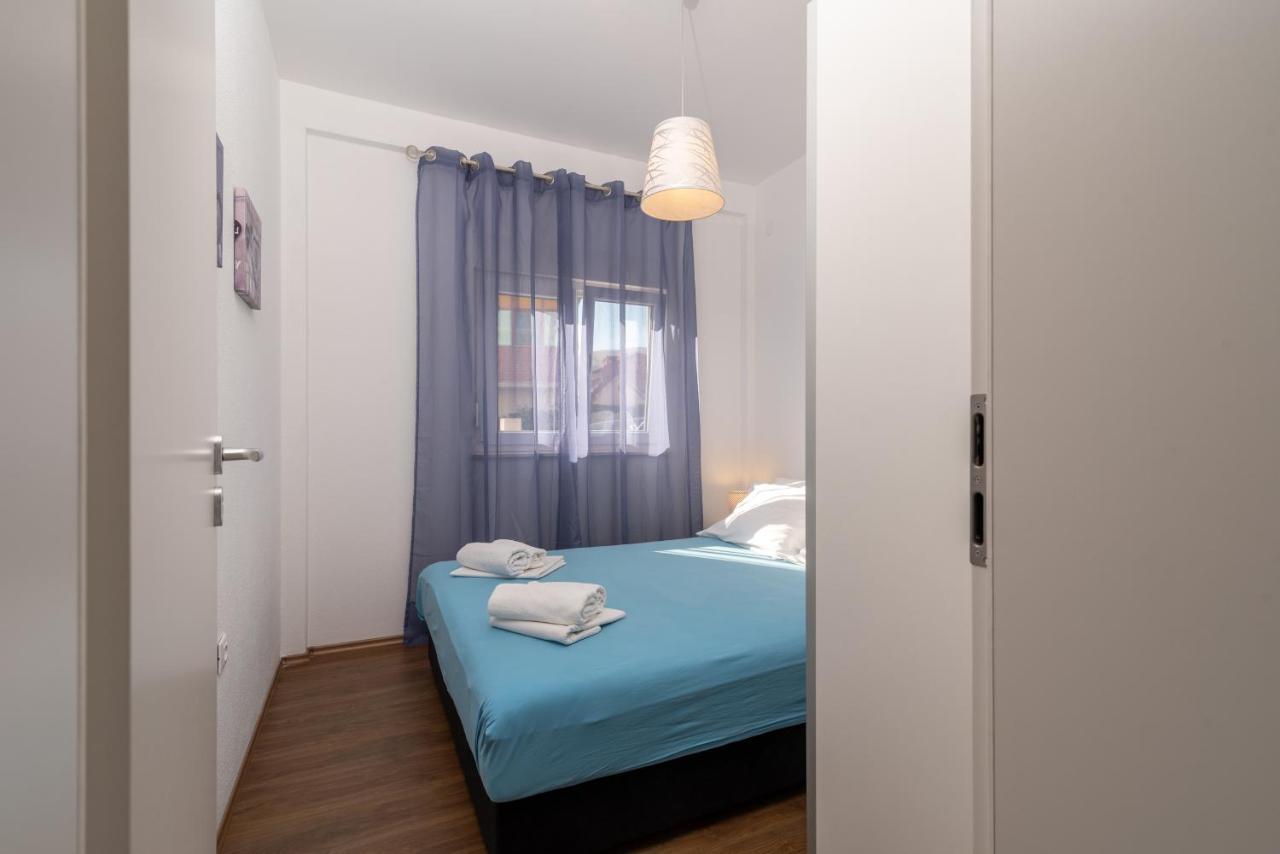 Apartments Bruna โตรกีร์ ภายนอก รูปภาพ