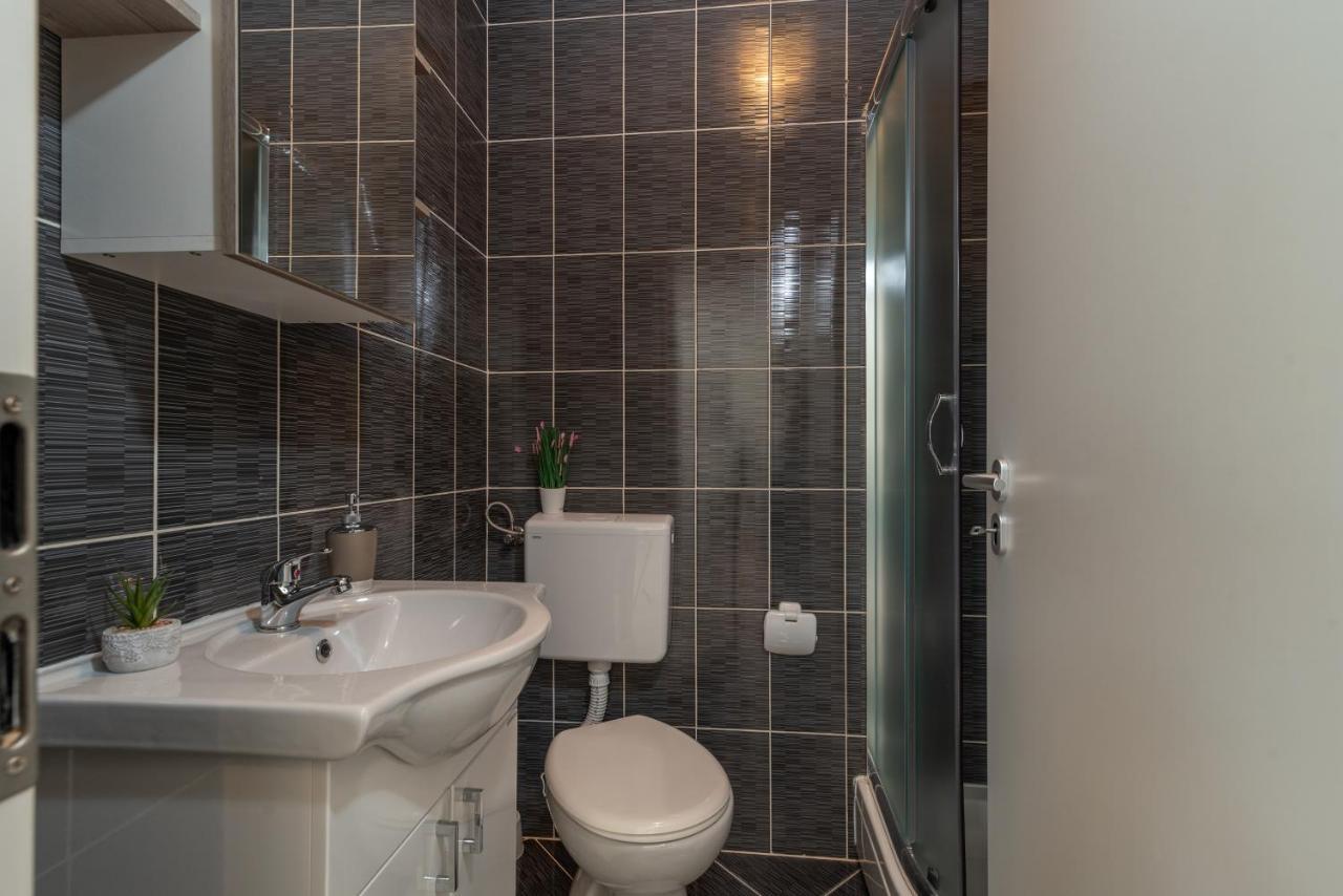 Apartments Bruna โตรกีร์ ภายนอก รูปภาพ