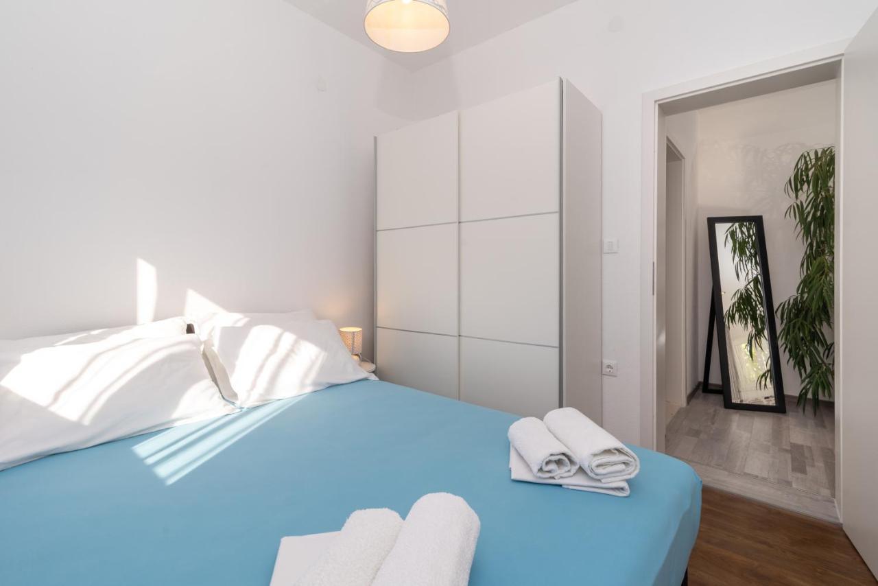 Apartments Bruna โตรกีร์ ภายนอก รูปภาพ