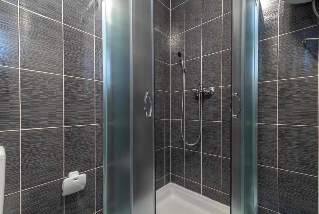 Apartments Bruna โตรกีร์ ภายนอก รูปภาพ