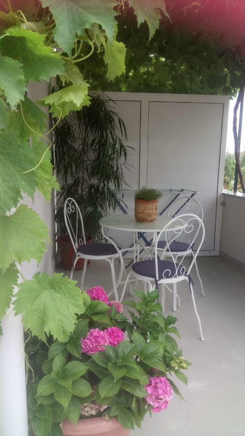 Apartments Bruna โตรกีร์ ภายนอก รูปภาพ